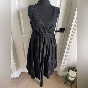 GAP Black Plunge Neck Midi Dress Women’s Size 6 Sleeveless Pleated Sundress